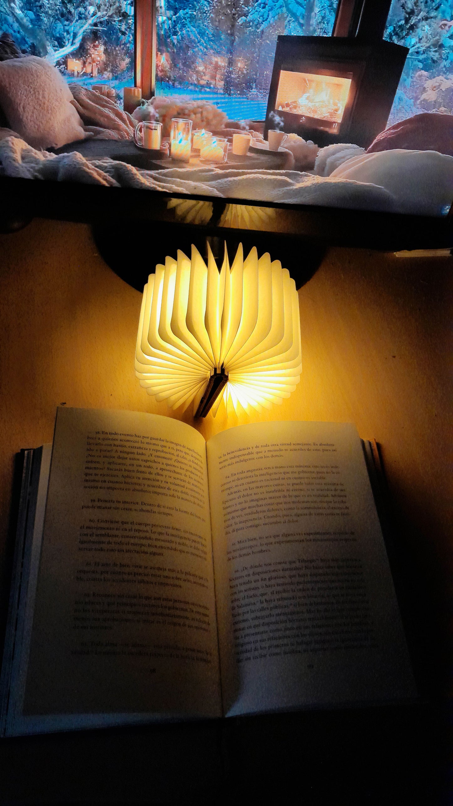 Lámpara Libro LED 360° – Diseño Mágico, Recargable y Plegable